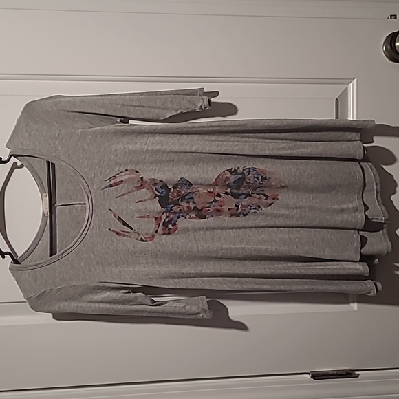 Altar'd State Gray Tunic Floral Buck Deer Silhouette 3/4 Sleeve-Size Small - Picture 1 of 3